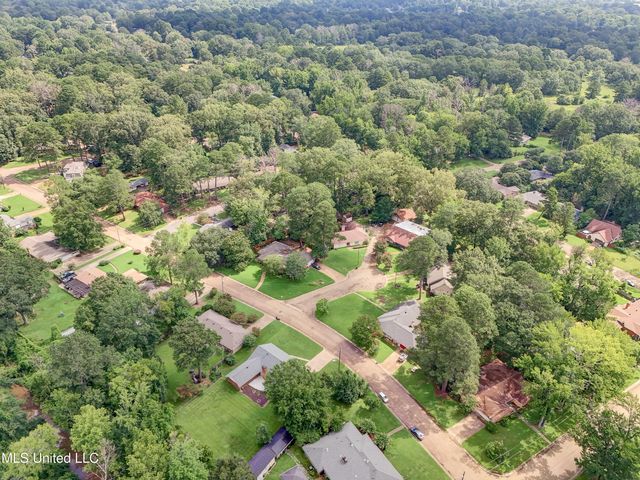 1005 Briarwood Drive, Jackson, MS 39211