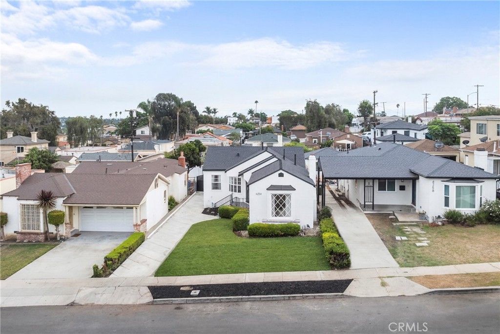 Image 1 of property listing at 4254 W 58th Place, Los Angeles, CA 90043