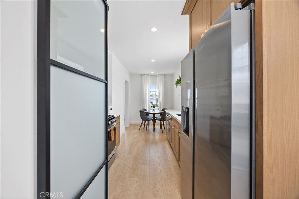 Image 15 of property listing at 4254 W 58th Place, Los Angeles, CA 90043