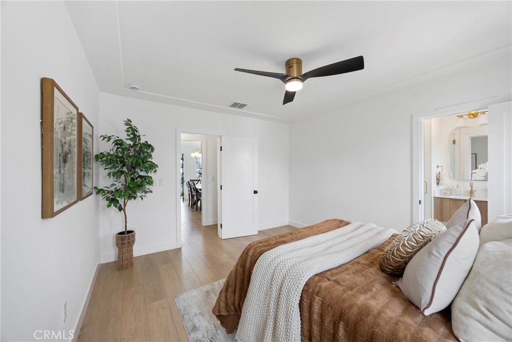 Image 21 of property listing at 4254 W 58th Place, Los Angeles, CA 90043