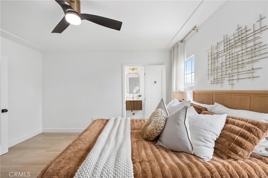 Image 22 of property listing at 4254 W 58th Place, Los Angeles, CA 90043