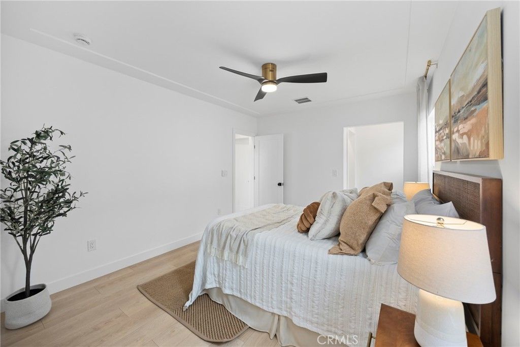 Image 26 of property listing at 4254 W 58th Place, Los Angeles, CA 90043