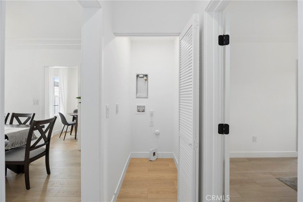 Image 30 of property listing at 4254 W 58th Place, Los Angeles, CA 90043