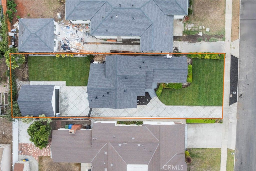 Image 39 of property listing at 4254 W 58th Place, Los Angeles, CA 90043