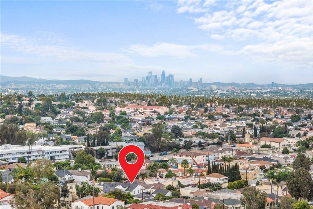 Image 42 of property listing at 4254 W 58th Place, Los Angeles, CA 90043