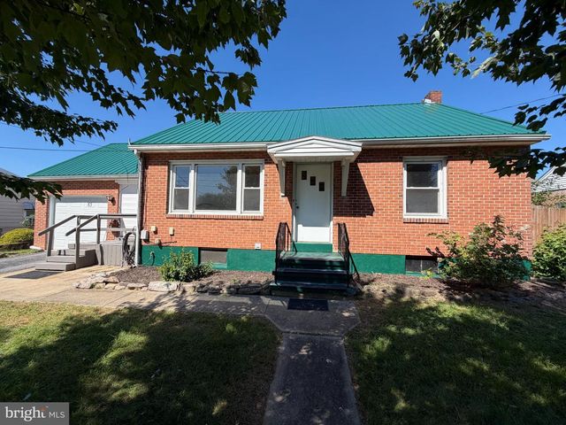 85 E COLLEGE AVE, Wernersville, PA 19565