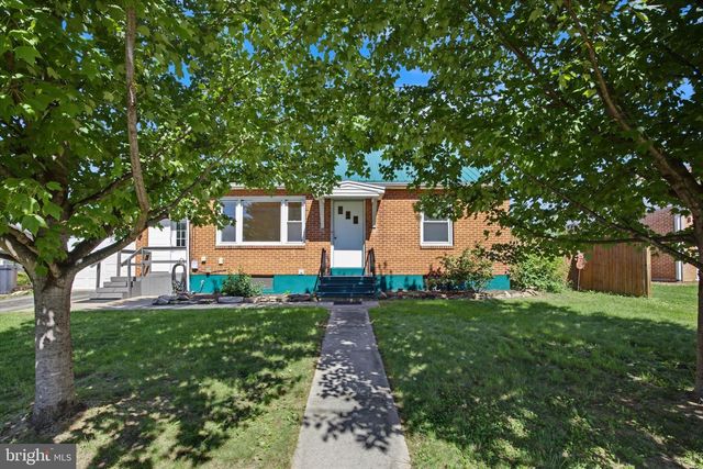 85 E COLLEGE AVE, Wernersville, PA 19565