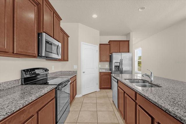 16073 PEBBLE BLUFF LOOP, Winter Garden, FL 34787