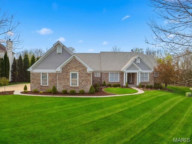 83 Saybridge Manor Parkway, Lake St Louis, MO 63367