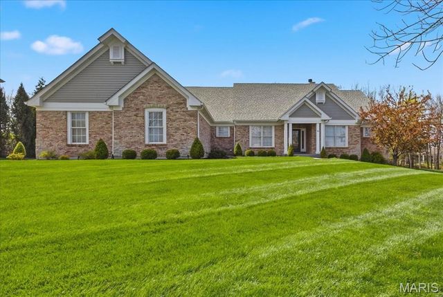 83 Saybridge Manor Parkway, Lake St Louis, MO 63367