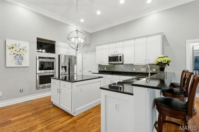 83 Saybridge Manor Parkway, Lake St Louis, MO 63367