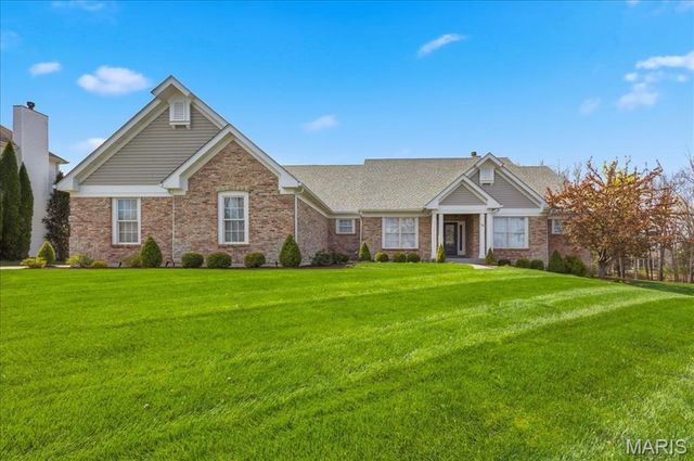 83 Saybridge Manor Parkway, Lake St Louis, MO 63367