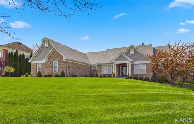 83 Saybridge Manor Parkway, Lake St Louis, MO 63367