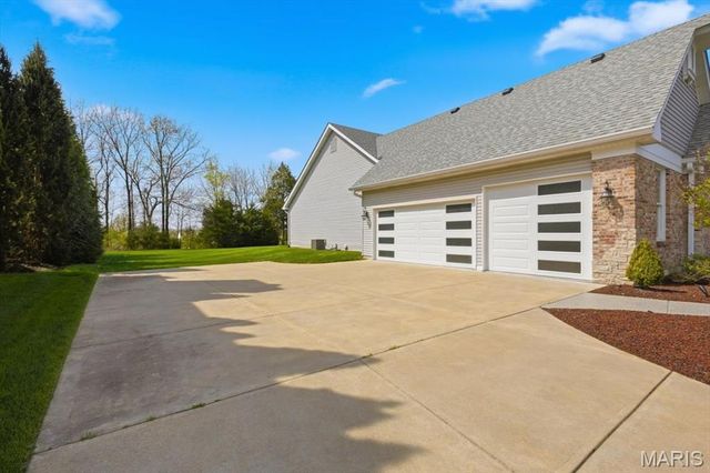 83 Saybridge Manor Parkway, Lake St Louis, MO 63367