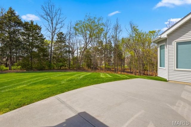 83 Saybridge Manor Parkway, Lake St Louis, MO 63367