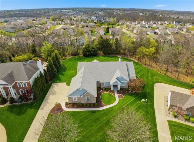 83 Saybridge Manor Parkway, Lake St Louis, MO 63367