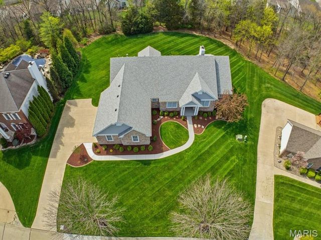 83 Saybridge Manor Parkway, Lake St Louis, MO 63367
