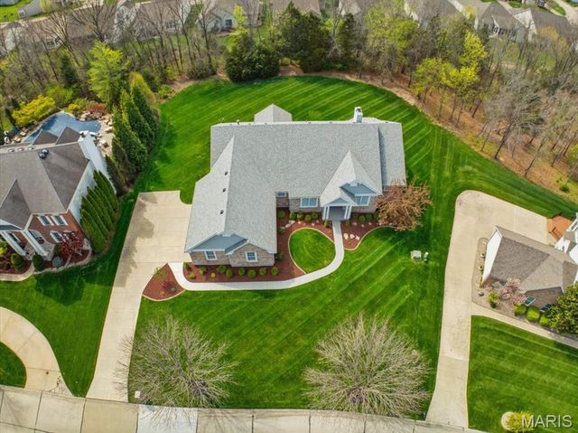 83 Saybridge Manor Parkway, Lake St Louis, MO 63367