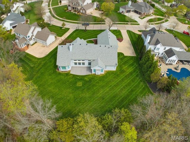 83 Saybridge Manor Parkway, Lake St Louis, MO 63367