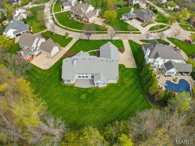 83 Saybridge Manor Parkway, Lake St Louis, MO 63367