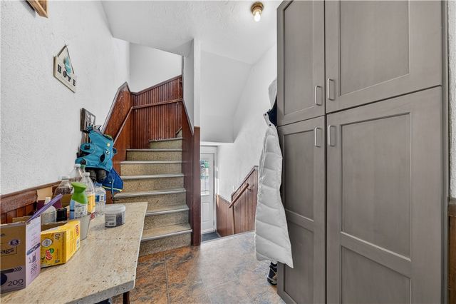 15 Vallone Road, Cranston, RI 02920