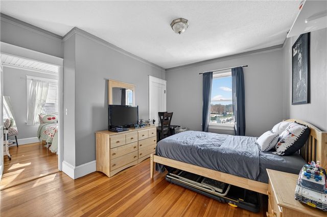 15 Vallone Road, Cranston, RI 02920