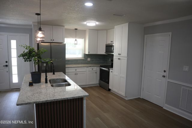 2860 EMILY Lane W, Jacksonville, FL 32216