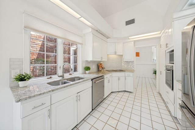 27 Villa Jardin, San Antonio, TX 78230