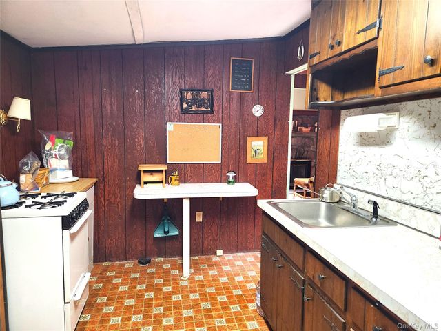 24 Eldridge Street S, Smallwood, NY 12778