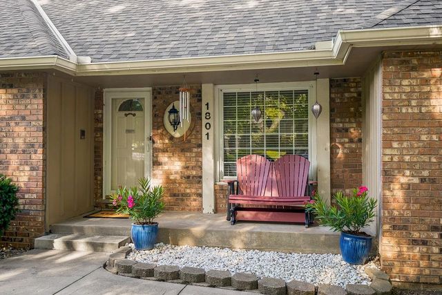 1801 NE Abbey Lane, Lee's Summit, MO 64086