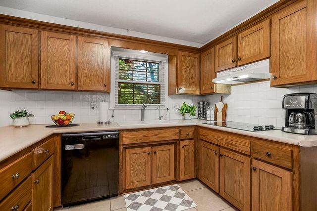 1801 NE Abbey Lane, Lee's Summit, MO 64086