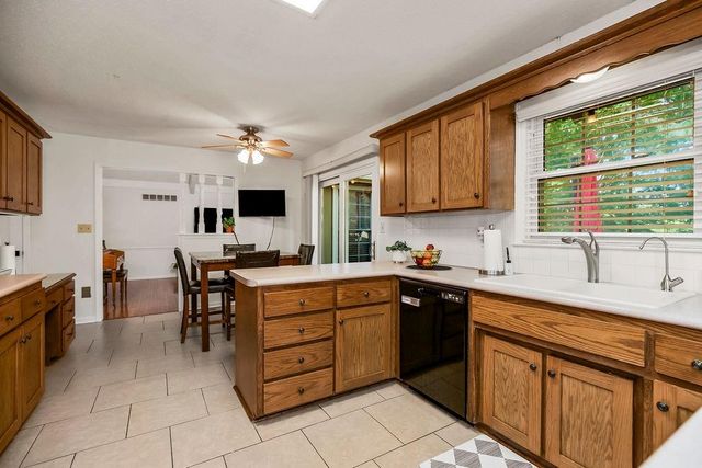 1801 NE Abbey Lane, Lee's Summit, MO 64086