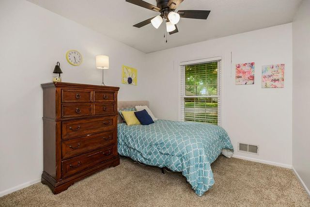 1801 NE Abbey Lane, Lee's Summit, MO 64086