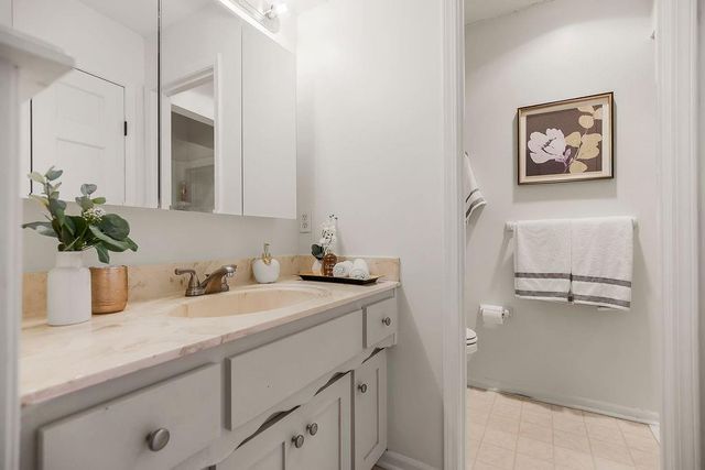 1801 NE Abbey Lane, Lee's Summit, MO 64086