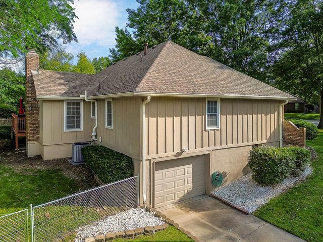 1801 NE Abbey Lane, Lee's Summit, MO 64086