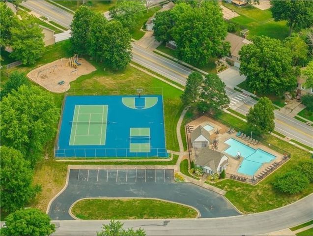 1801 NE Abbey Lane, Lee's Summit, MO 64086