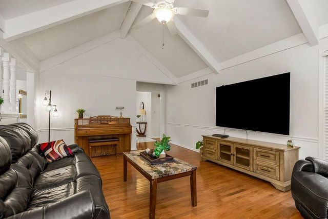 1801 NE Abbey Lane, Lee's Summit, MO 64086