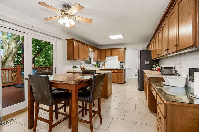1801 NE Abbey Lane, Lee's Summit, MO 64086