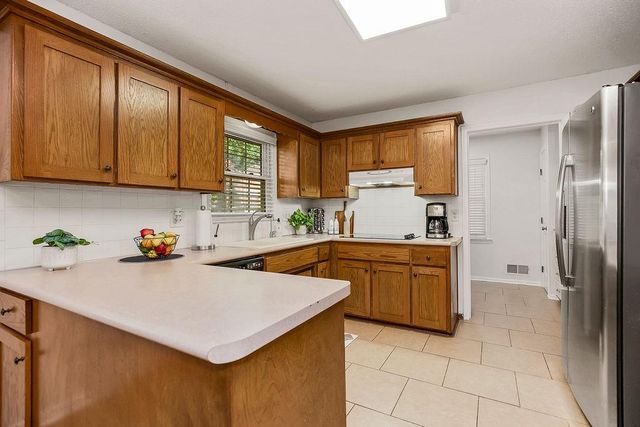 1801 NE Abbey Lane, Lee's Summit, MO 64086