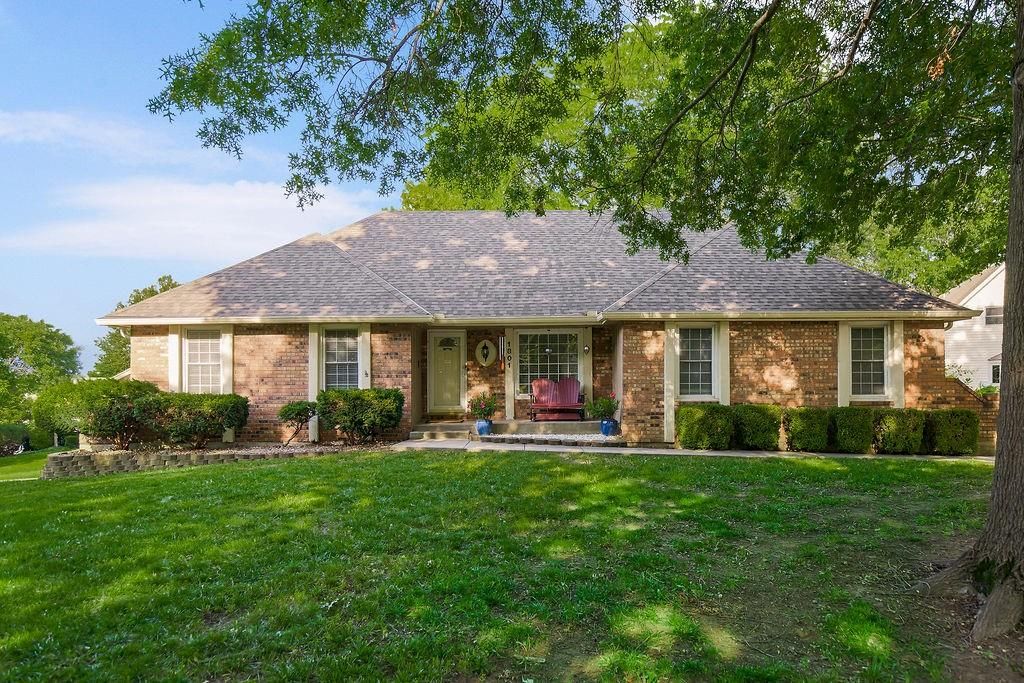 1801 NE Abbey Lane, Lee's Summit, MO 64086