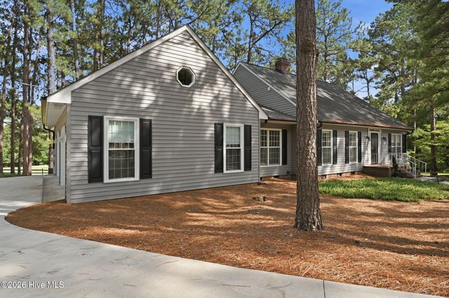 116 Oxford Court, West End, NC 27376