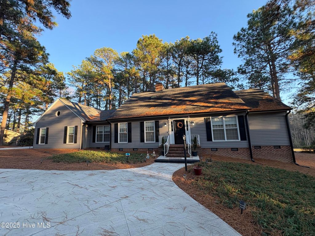 116 Oxford Court, West End, NC 27376