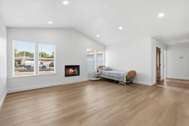 3020 Trudi Way, Modesto, CA 95354