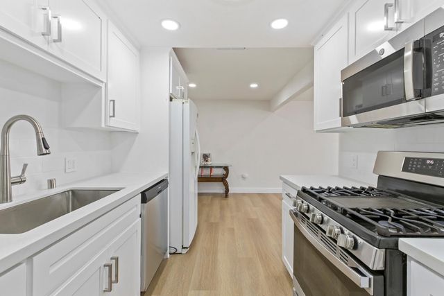 3020 Trudi Way, Modesto, CA 95354