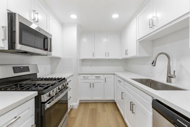 3020 Trudi Way, Modesto, CA 95354