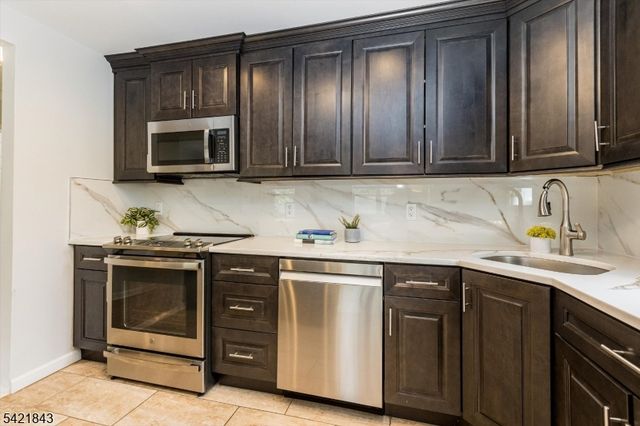 7 Van Vleck St 9, Montclair Twp., NJ 07042