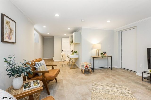 7 Van Vleck St 9, Montclair Twp., NJ 07042