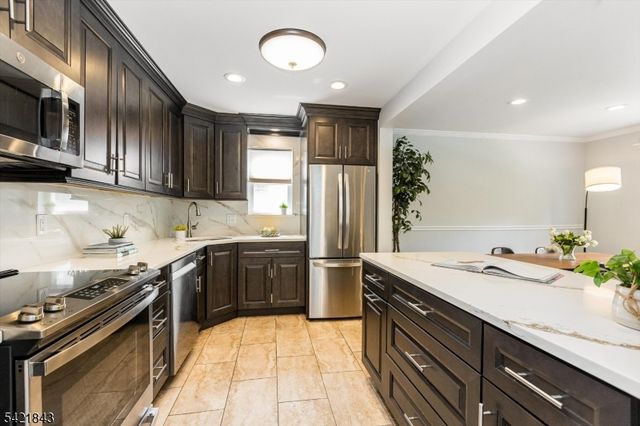 7 Van Vleck St 9, Montclair Twp., NJ 07042
