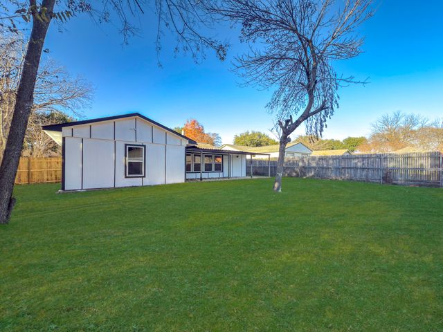 418 Clover Lane, Garland, TX 75043