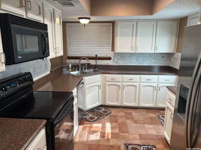 4202 Hilton Head, San Antonio, TX 78217